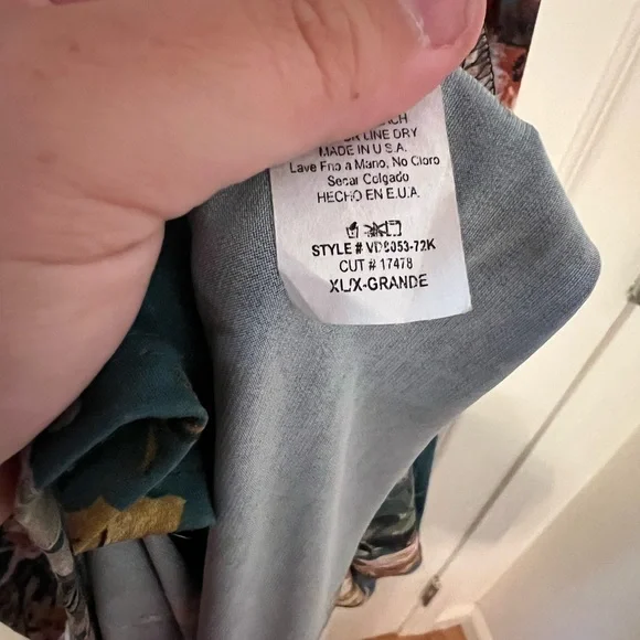 Pinkblush V-Neck Dress with Cuffed Sleeves - Picture 3 of 3